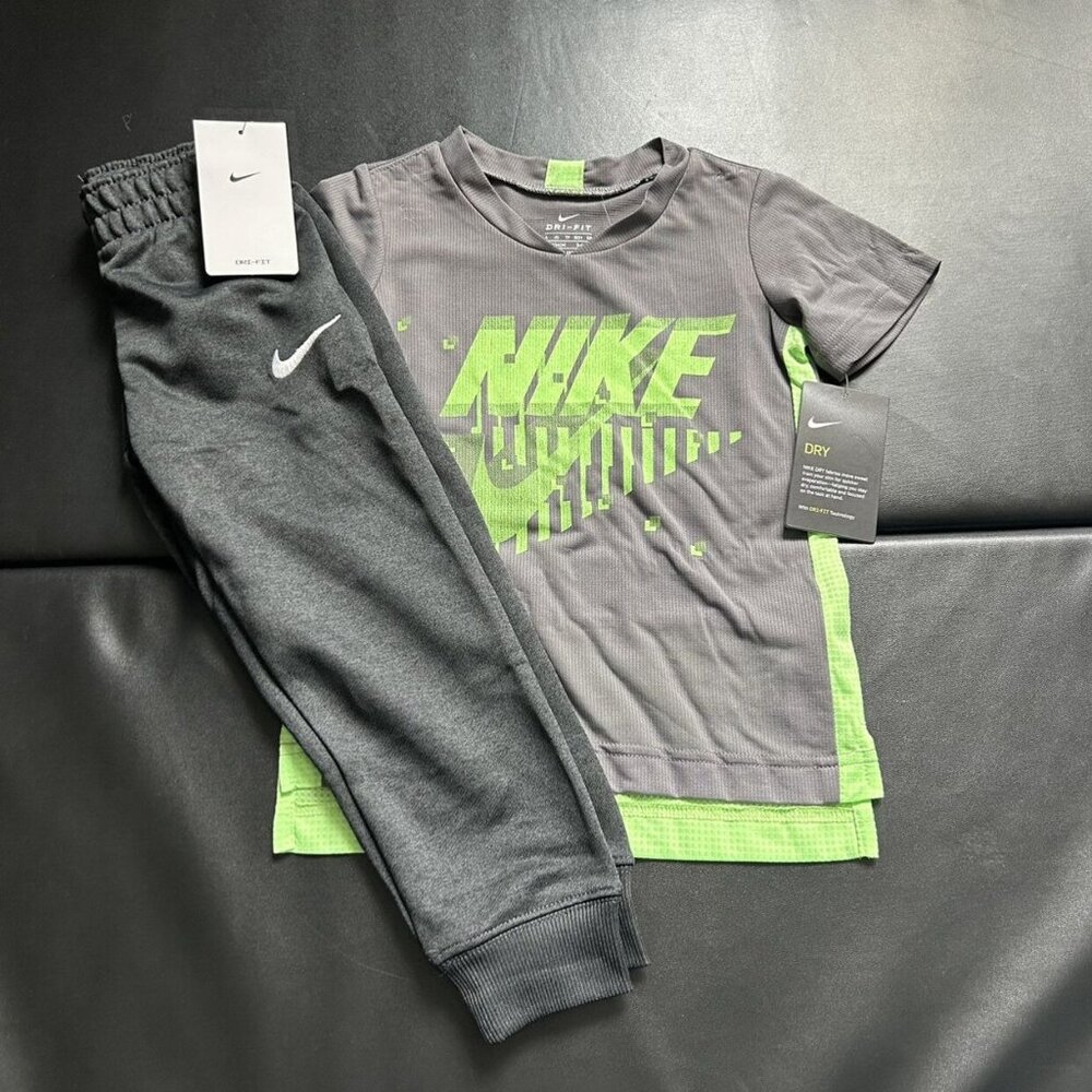 NWT Nike Jogger & Tee Set Boys Size 4